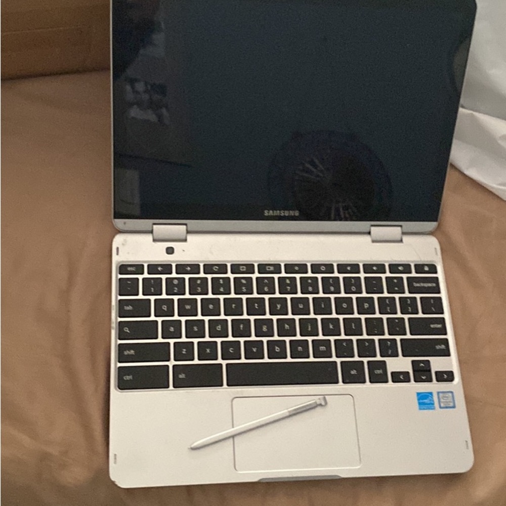Samsung computer - Picture 3 of 3